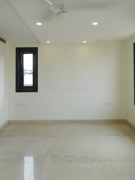 4 BHK Flat For Sale in New Friends Colony