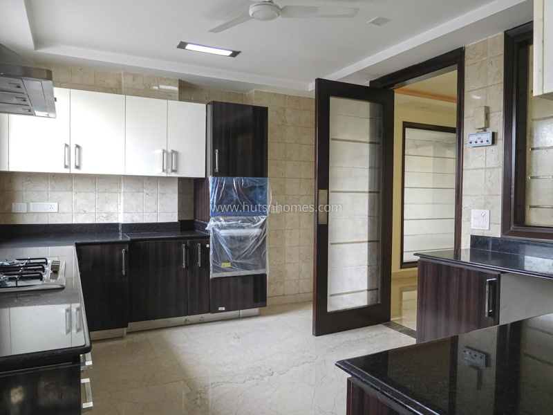 4 BHK Flat For Sale in New Friends Colony