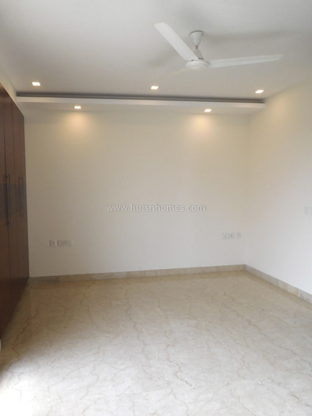 4 BHK Flat For Sale in New Friends Colony