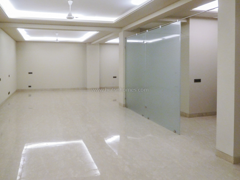 4 BHK Flat For Sale in Anand Niketan