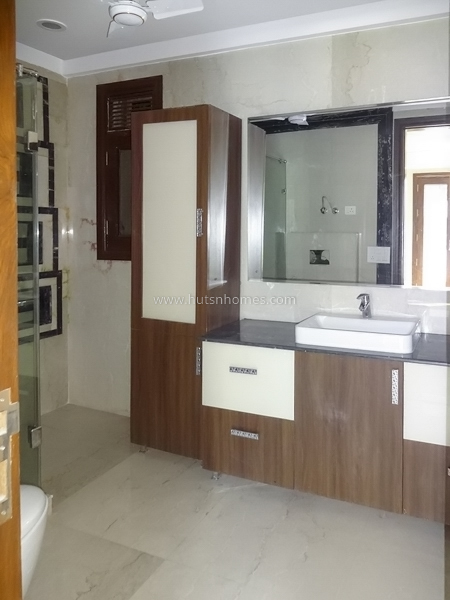 4 BHK Flat For Sale in New Friends Colony