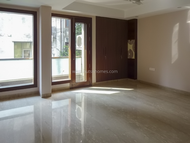 4 BHK Flat For Sale in New Friends Colony