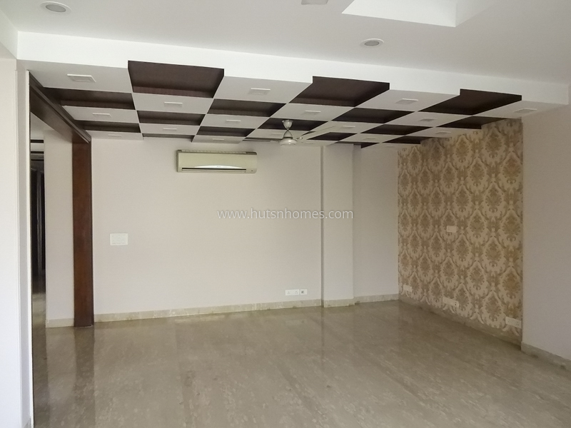 4 BHK Flat For Sale in New Friends Colony