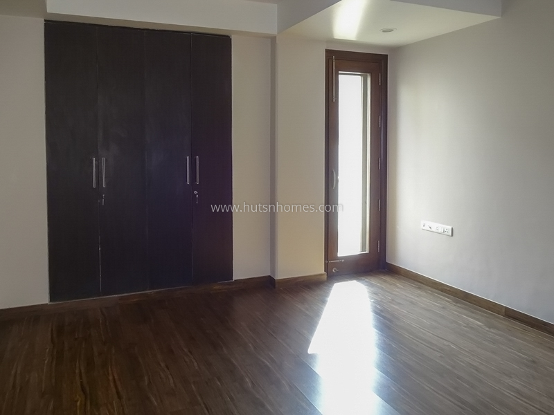 4 BHK Flat For Sale in New Friends Colony