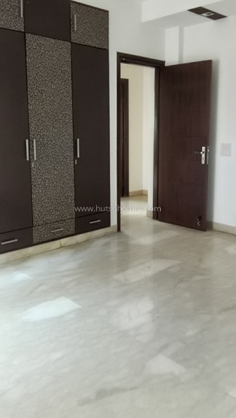 3 BHK Flat For Sale in Nizamuddin East