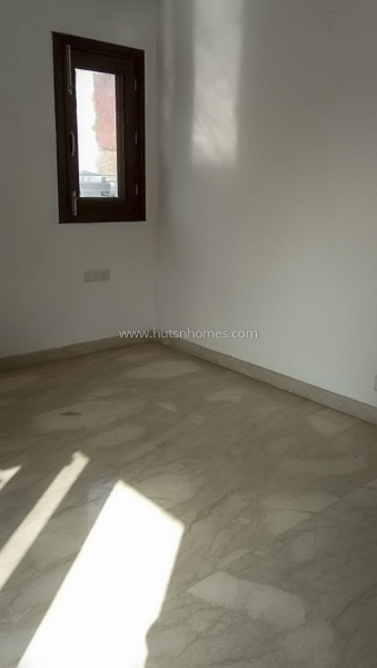 3 BHK Flat For Sale in Nizamuddin East