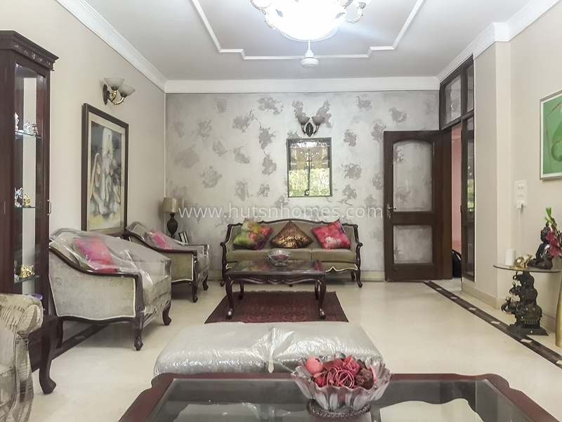 4 BHK Flat For Sale in Panchsheel Enclave