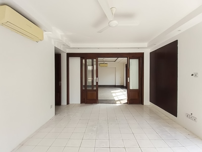 16 BHK Entire-Building For Sale in New Friends Colony