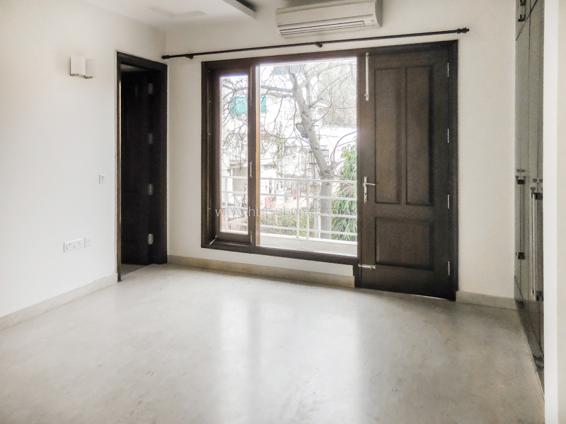 4 BHK Flat For Sale in Anand Niketan