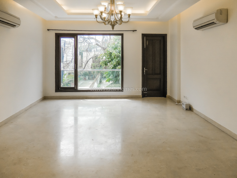 4 BHK Flat For Sale in Anand Niketan