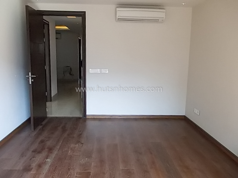 4 BHK Flat For Sale in Anand Niketan