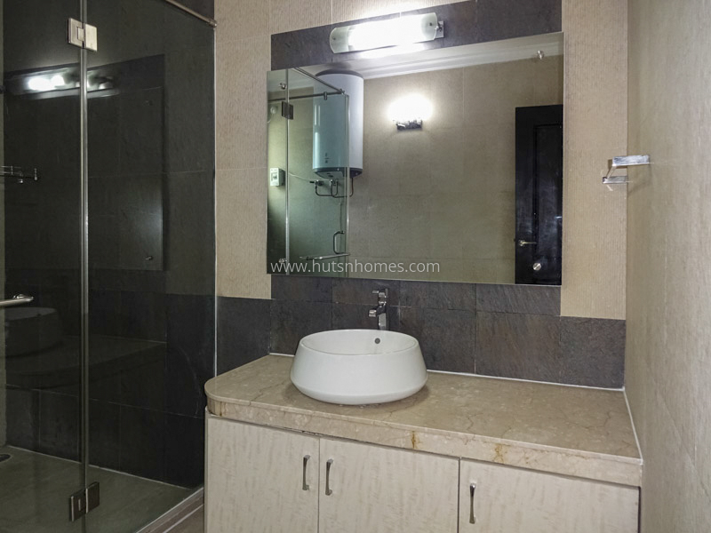 11 BHK Entire-Building For Sale in Vasant Vihar