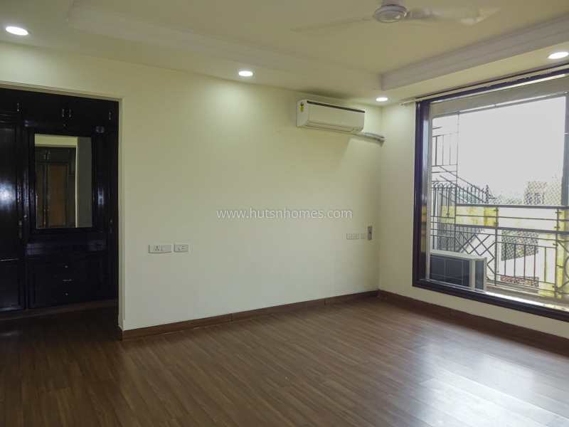 11 BHK Entire-Building For Sale in Vasant Vihar