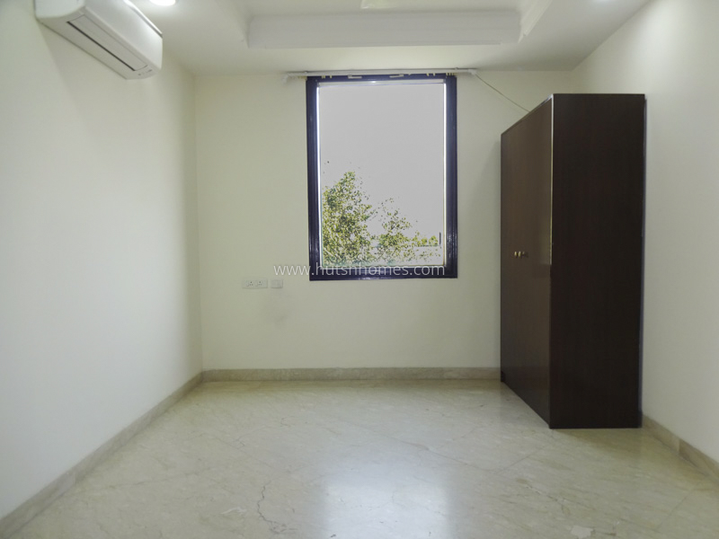 11 BHK Entire-Building For Sale in Vasant Vihar