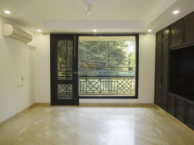 11 BHK Entire-Building For Sale in Vasant Vihar