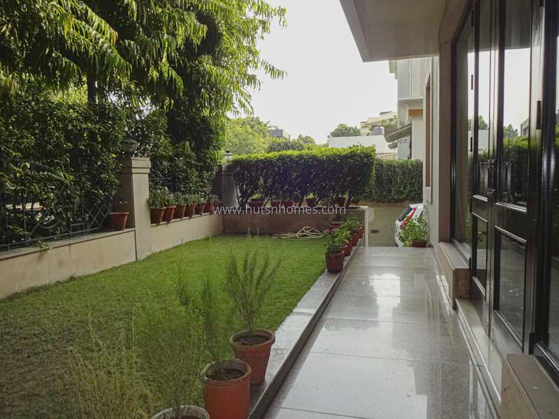 11 BHK Entire-Building For Sale in Vasant Vihar