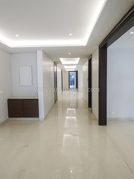 4 BHK Flat For Sale in Maharani Bagh