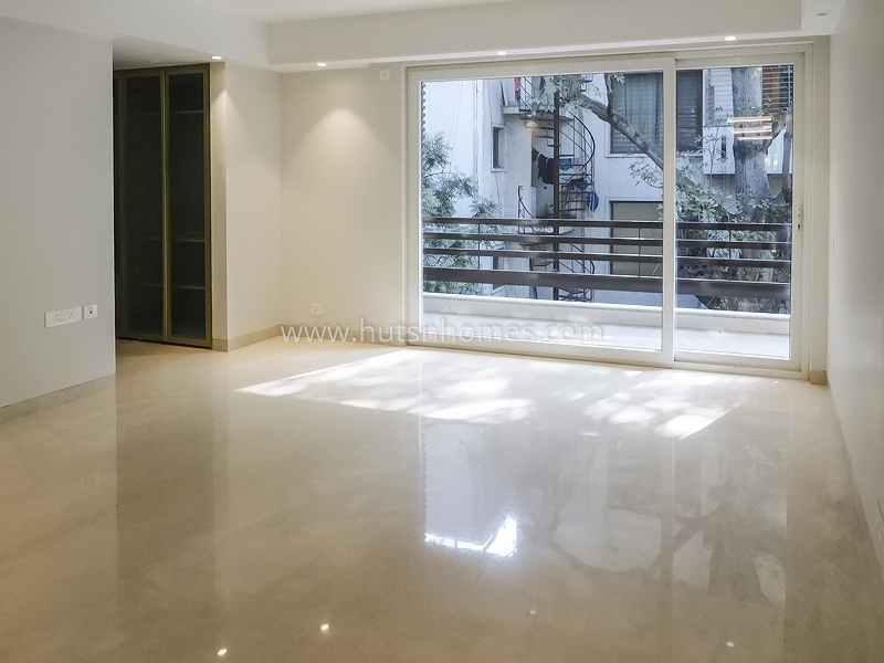 4 BHK Flat For Sale in Maharani Bagh