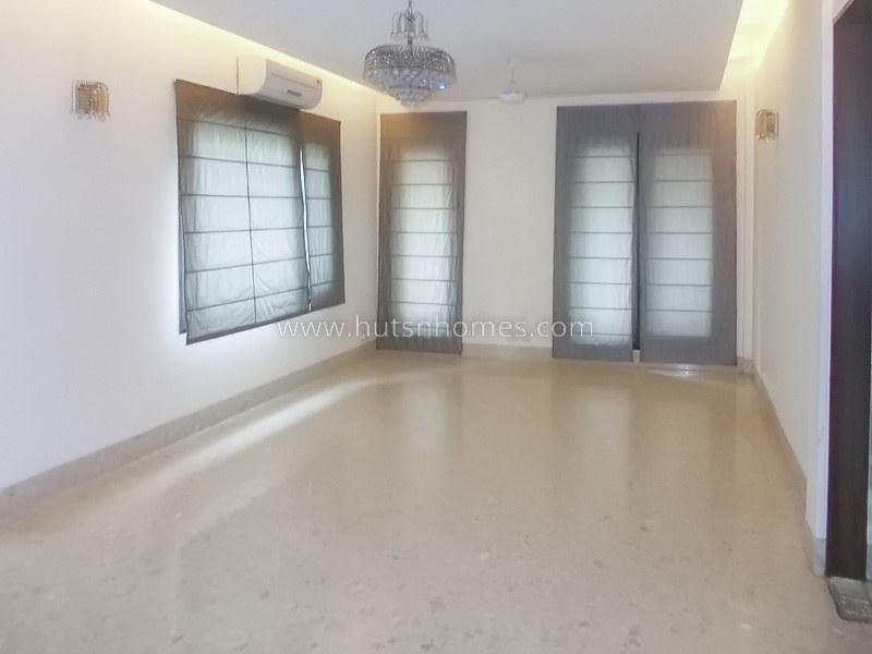 4 BHK Flat For Sale in Defence Colony