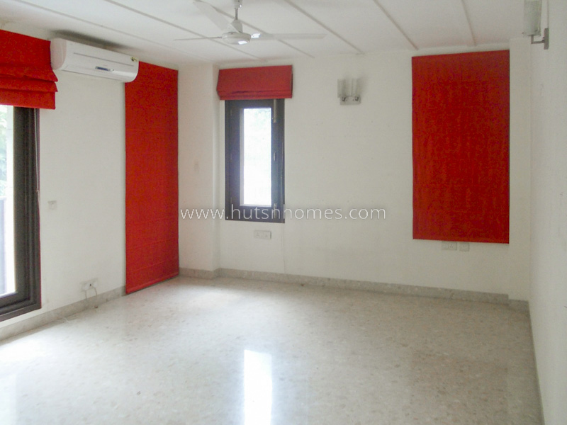 4 BHK Flat For Sale in Defence Colony