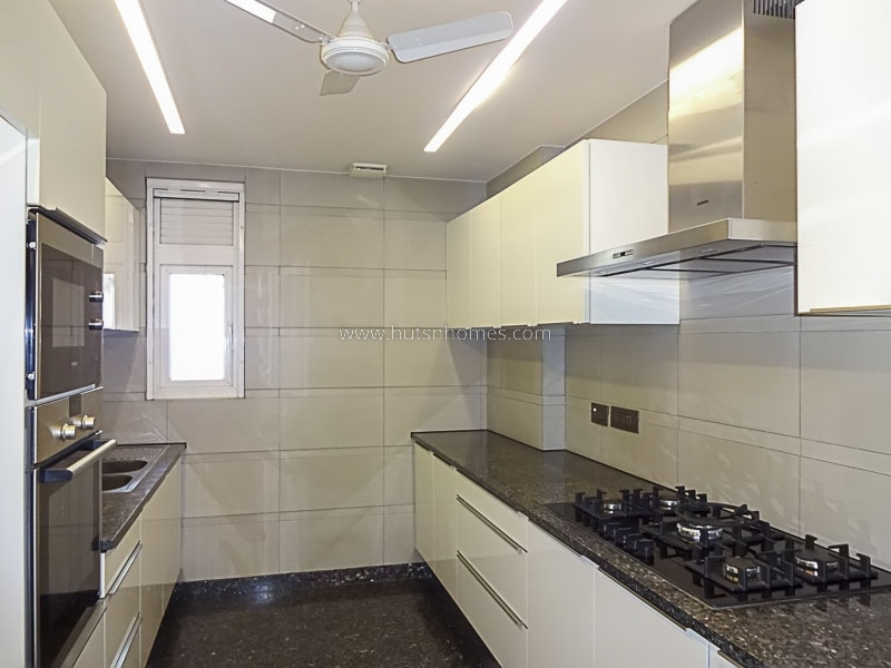 3 BHK Flat For Sale in Defence Colony