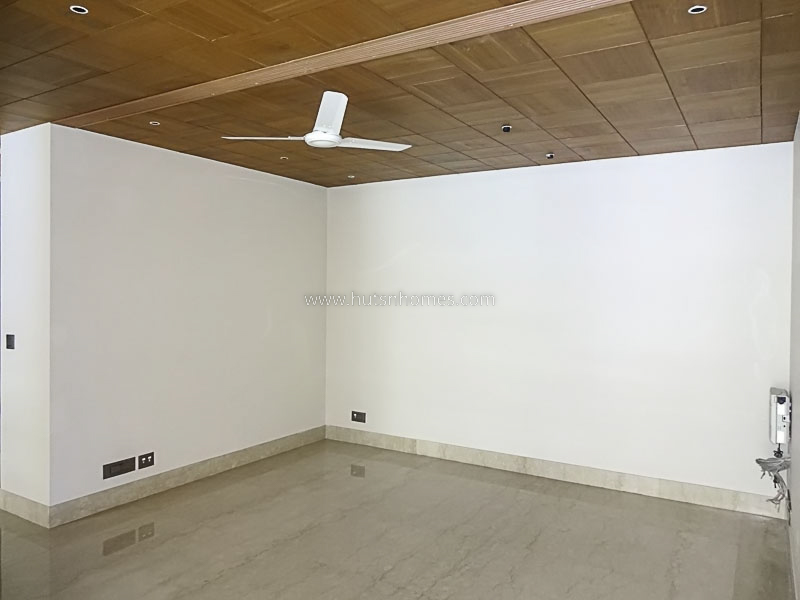 3 BHK Flat For Sale in Defence Colony