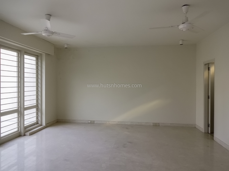 6 BHK House For Sale in Defence Colony