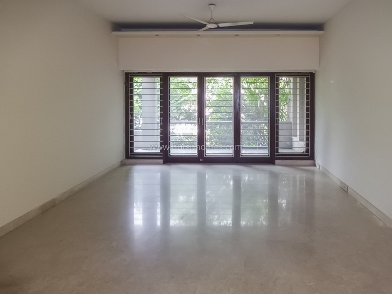 6 BHK House For Sale in Defence Colony