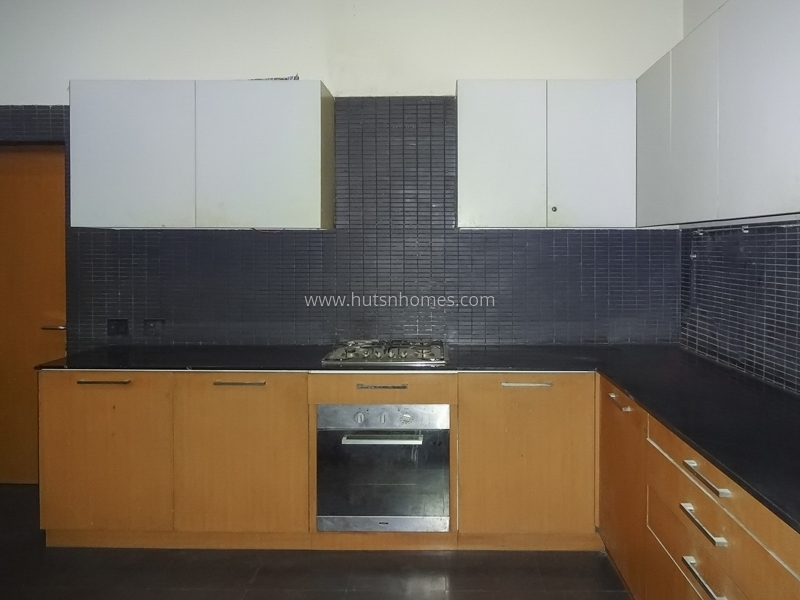 6 BHK House For Sale in Defence Colony