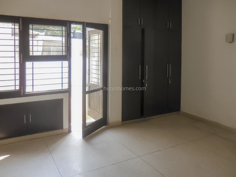 5 BHK House For Sale in Vasant Vihar