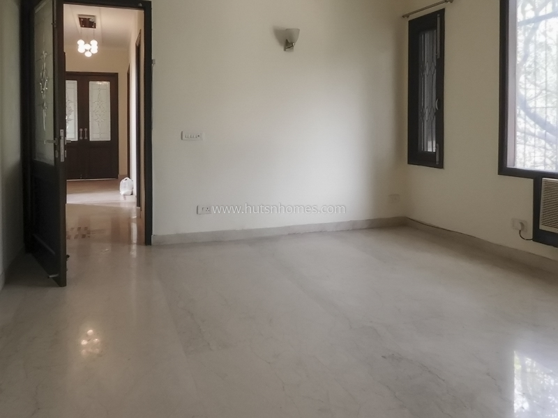 4 BHK Flat For Sale in New Friends Colony