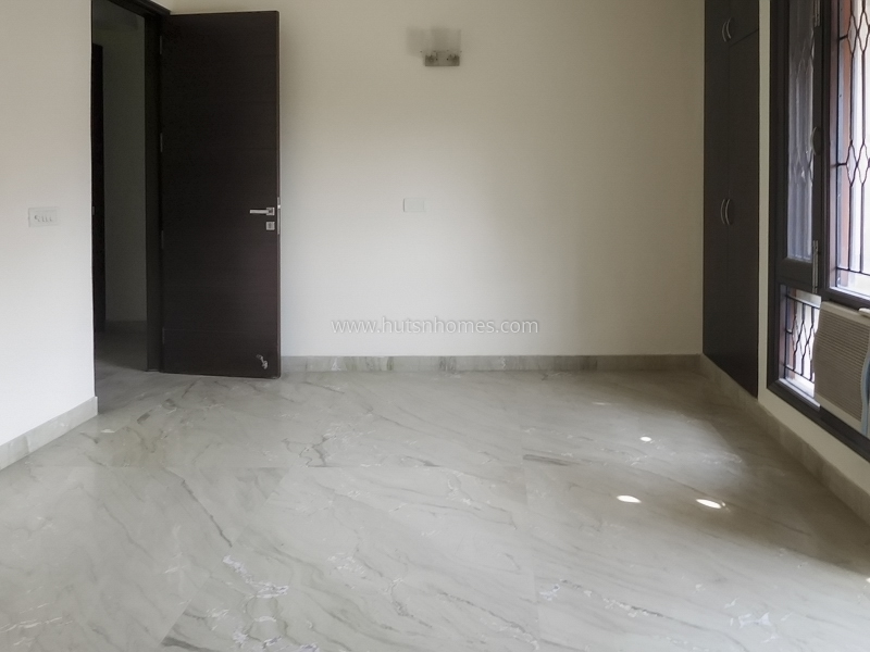 4 BHK Flat For Sale in New Friends Colony