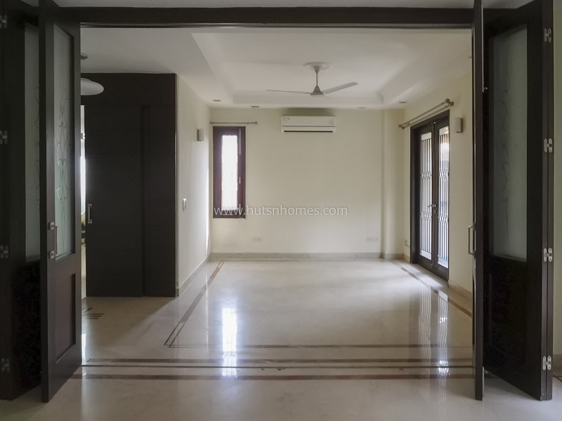 4 BHK Flat For Sale in New Friends Colony