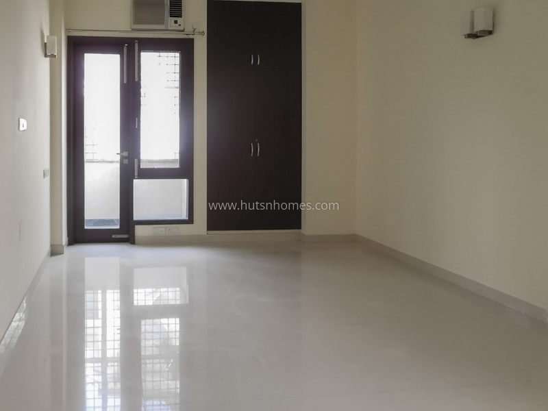 4 BHK Flat For Sale in New Friends Colony