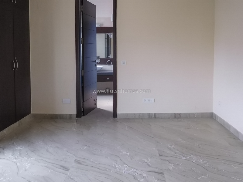 4 BHK Flat For Sale in New Friends Colony