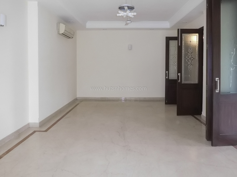 4 BHK Flat For Sale in New Friends Colony