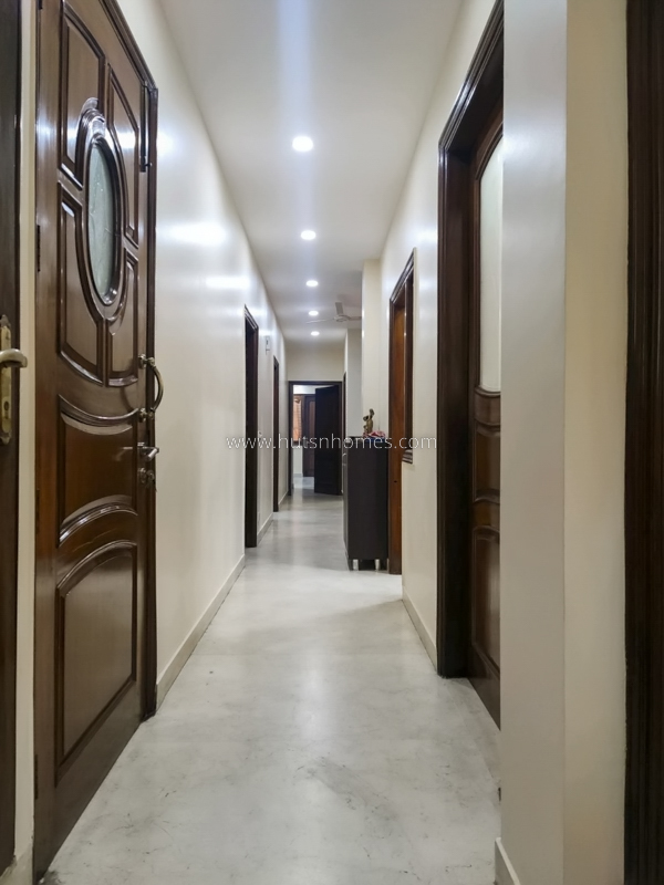 4 BHK Flat For Sale in New Friends Colony