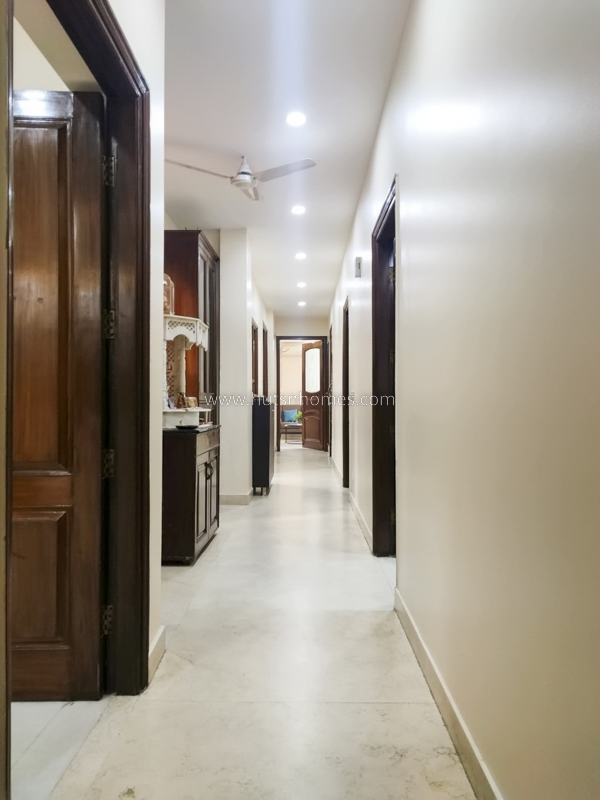 4 BHK Flat For Sale in New Friends Colony