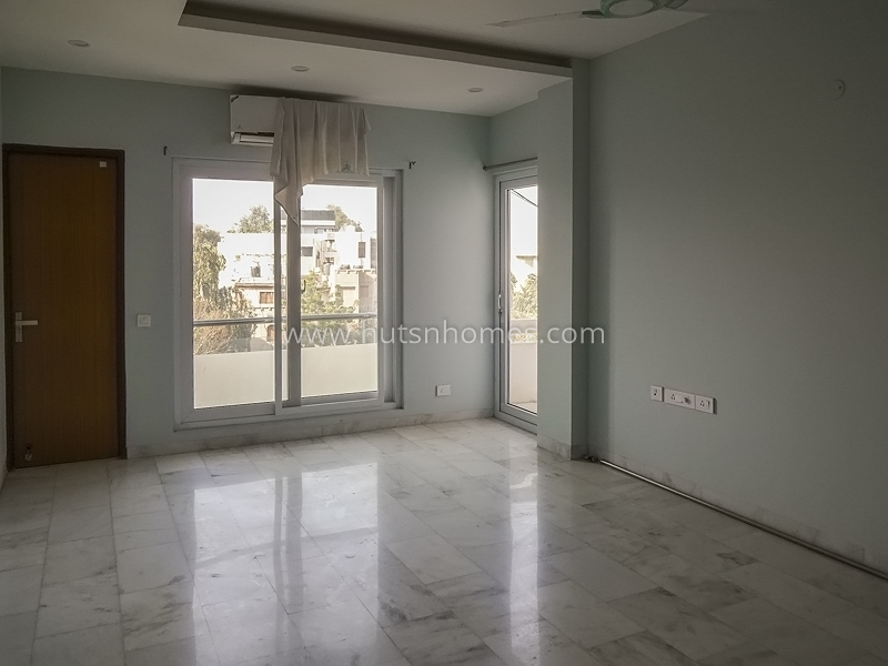 3 BHK Flat For Sale in New Friends Colony