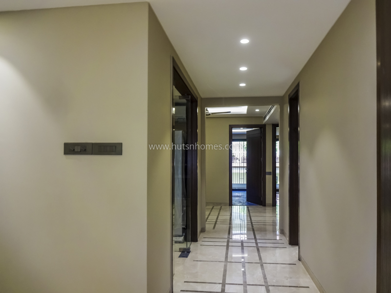 4 BHK Flat For Sale in Greater Kailash Part 2