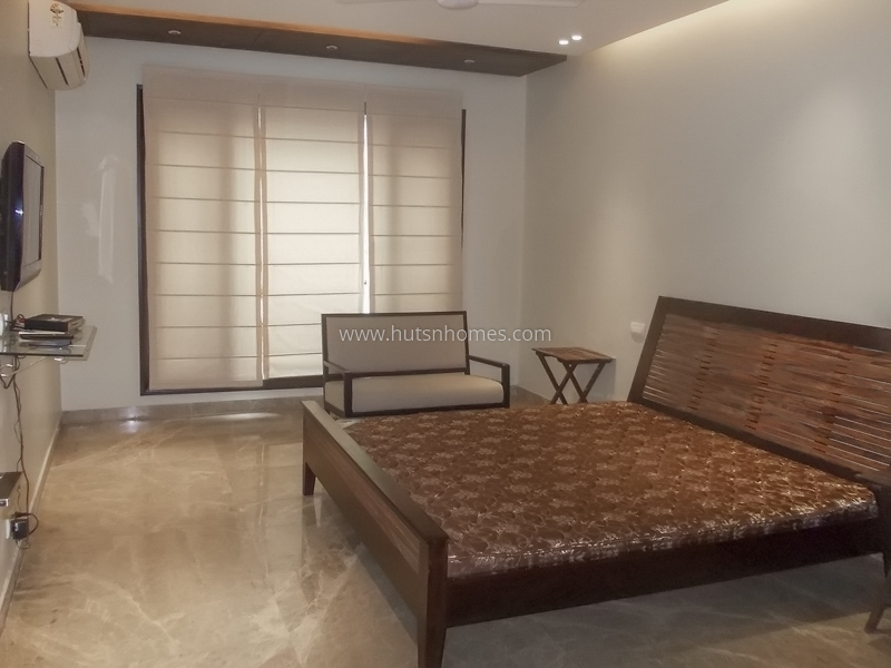 3 BHK Flat For Sale in Chanakyapuri