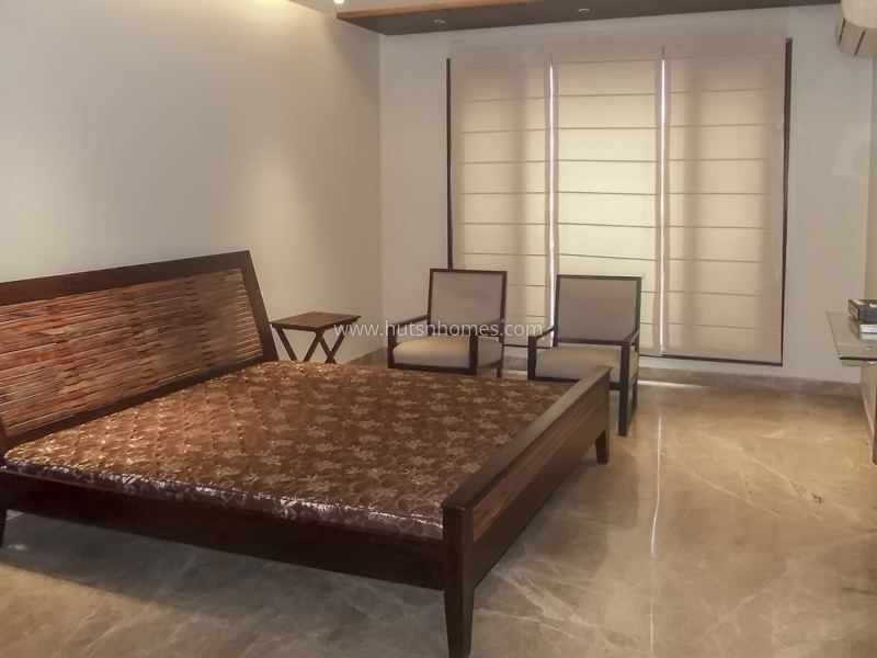 3 BHK Flat For Sale in Chanakyapuri