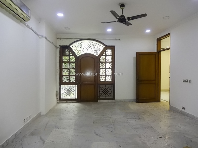 5 BHK Flat For Sale in Gitanjali Enclave