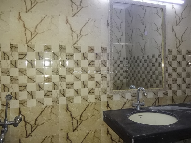 5 BHK Flat For Sale in Gitanjali Enclave