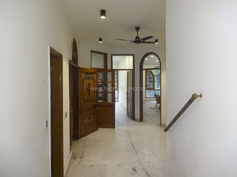 5 BHK Flat For Sale in Gitanjali Enclave