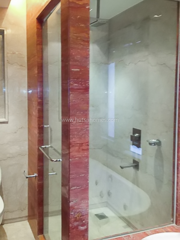 4 BHK Flat For Sale in Vasant Vihar