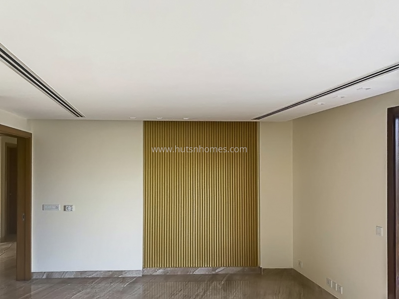 4 BHK Flat For Sale in Vasant Vihar