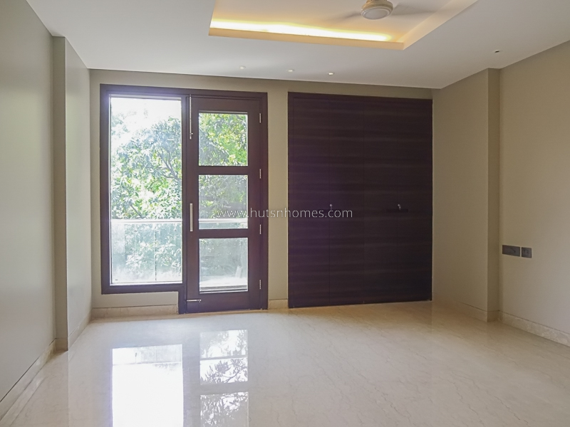 4 BHK Flat For Sale in Hauz Khas Enclave