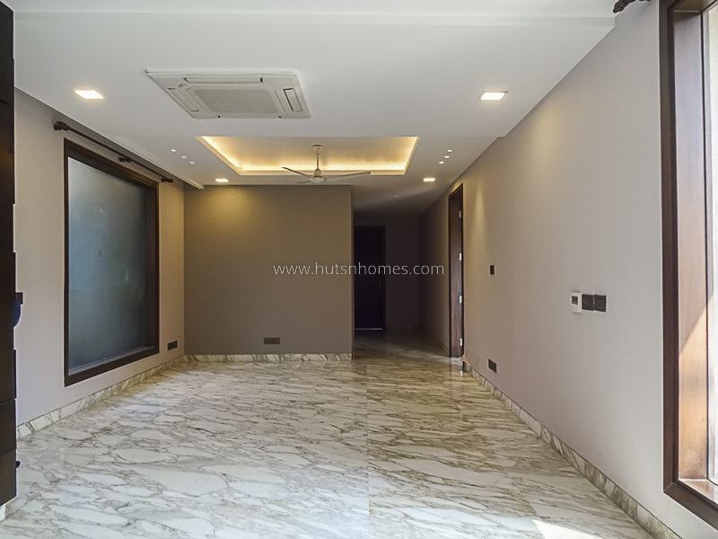 4 BHK Flat For Sale in Hauz Khas Enclave