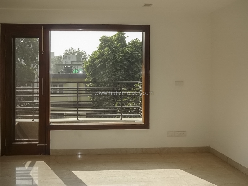 4 BHK Flat For Sale in South Extension 2